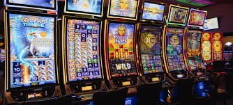 Recent wins display showing player payouts on 4 bet